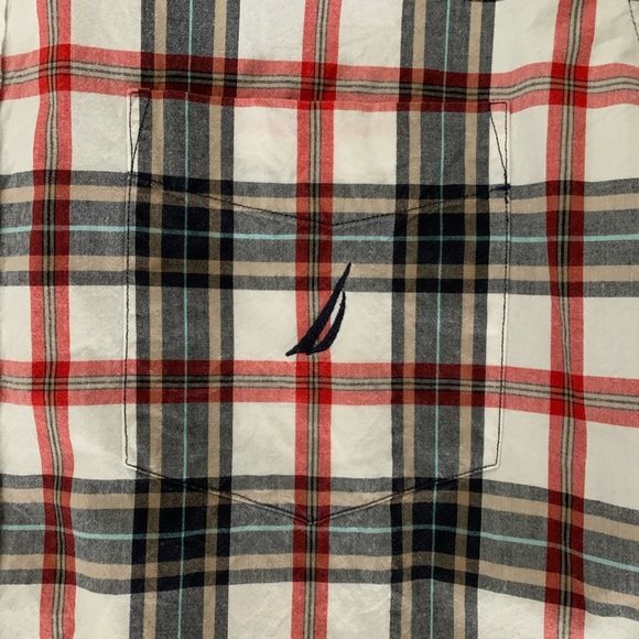 Nautica - Picture 2 of 2